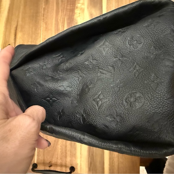 Elegant Black Designer Shoulder Bag - Picture 3 of 7